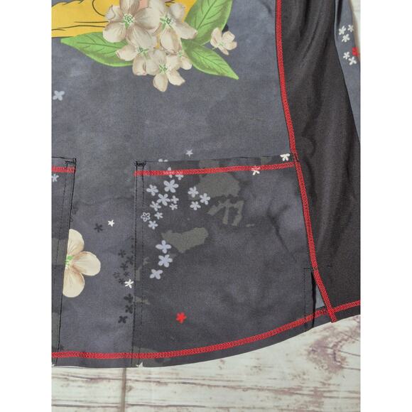 Disney Snow White V-Neck Scrub Top Womens Size Small - Picture 3 of 8